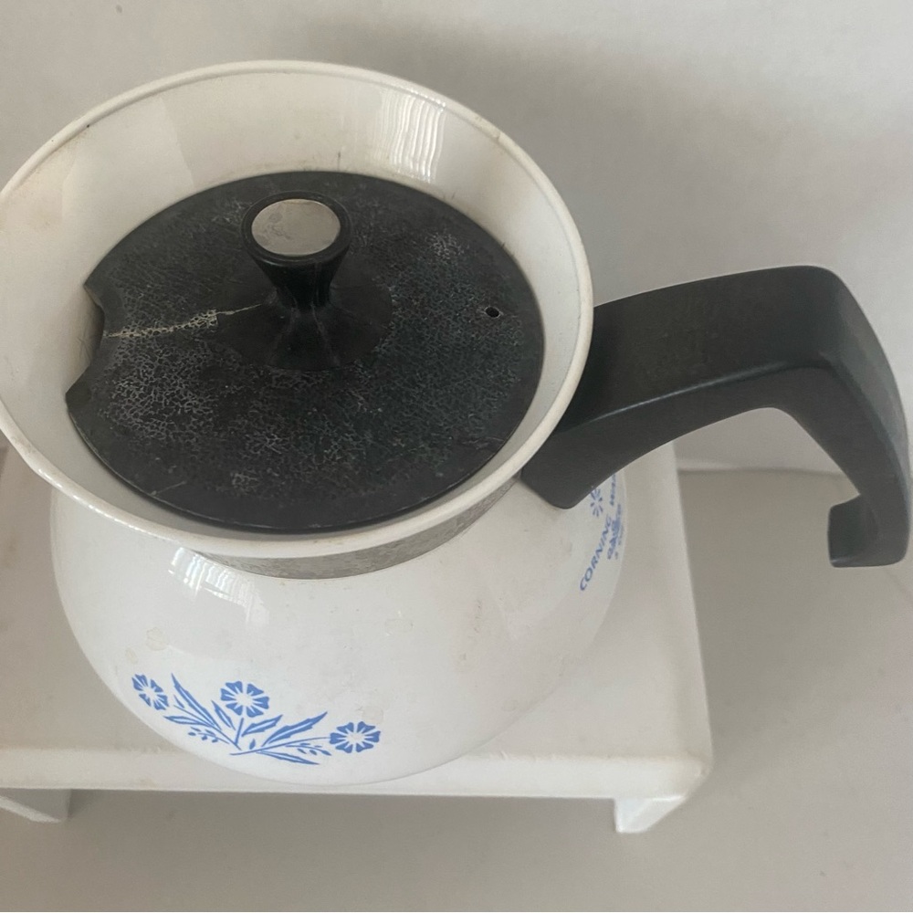 Vintage Corning Ware Blue Cornflower 3 Cup Personal Teapot - Picture 2 of 5